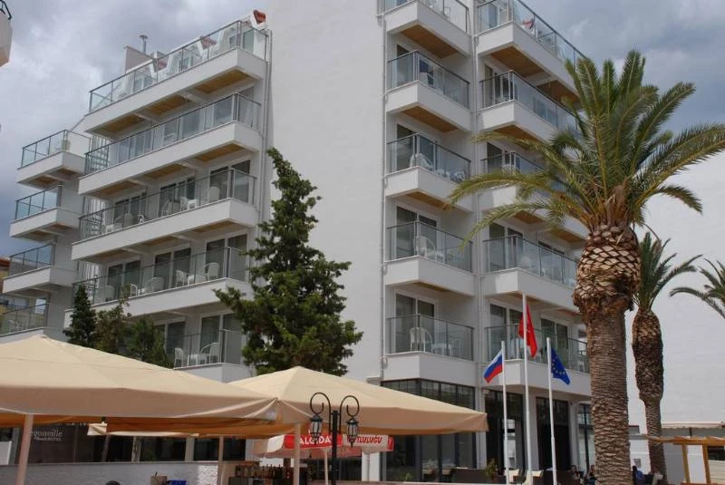 فندق بيجونفيل بيتش - Begonville Beach Hotel 